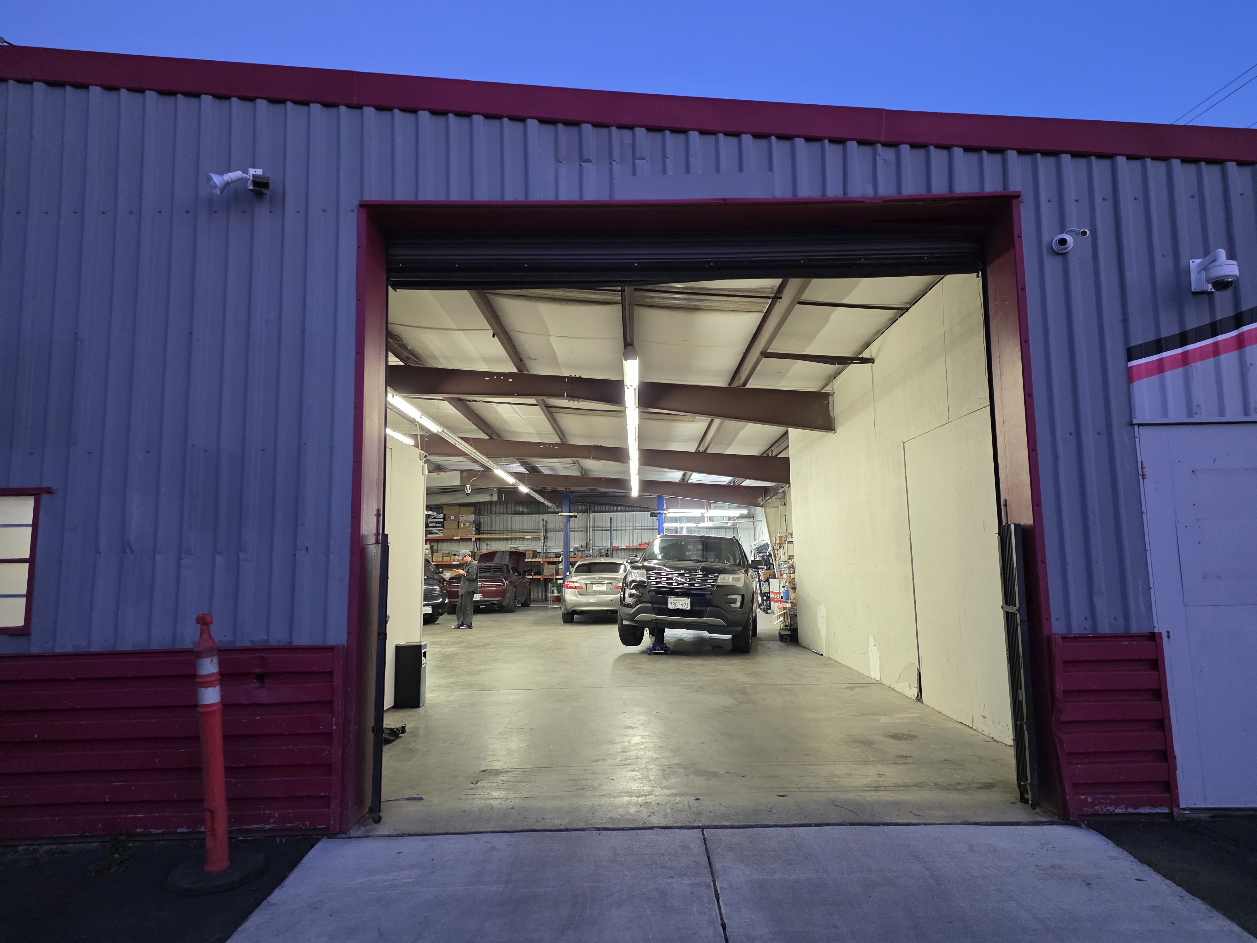 Fast Track Auto Service & Tire Warehouse | San Carlos, CA
